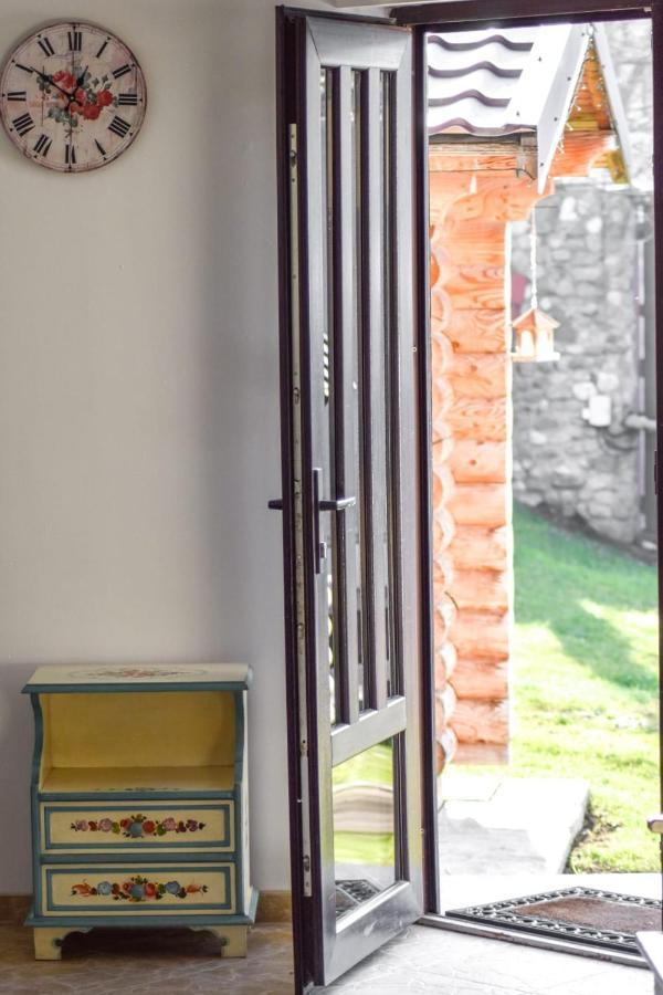 Cazarma Cavalerilor Campulung Ngoại thất bức ảnh